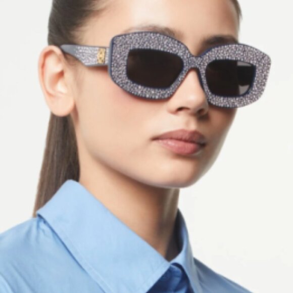 Loewe LW4114IS 90A Rectangle Sunglasses – Blue - Picture 9 of 12